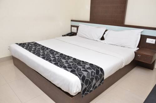 Hotel Diamond Inn, Indore 2
